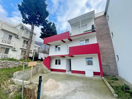 House for sale in Sutomore below the highway 190,000 euros