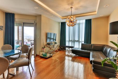 Apartment with 2 bedrooms in the Admiral building on Mediteranskaya street in Budva