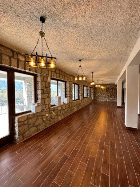 Motel on the banks of the river Zeta (Podgorica-Danilovgrad)