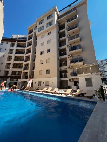Apartment in Becici with sea view