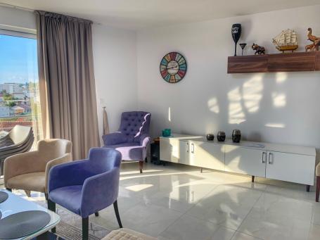 Complex in Bar with 3 spacious apartments and a rooftop pool