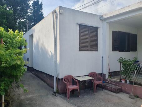 House in Sutomore with 4 rooms