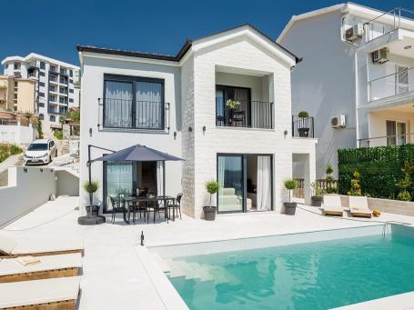 Modern villa with pool in Becici