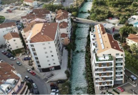 Four-room apartment apartment from the developer in a residential area of Budva