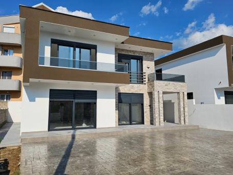 New spacious two-storey villa in Polia, Bar