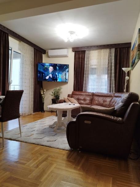 Apartment with 3 bedrooms and 2 bathrooms