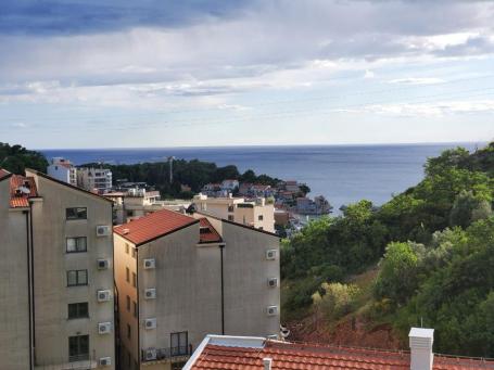 Bright new apartment in Przno with 2 bedrooms and sea views. 