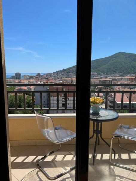 Apartment with 2 bedrooms in Budva, Lazi district