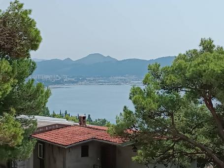 Plot with sea views, 5 minutes walk to the beach in the Green Belt. 