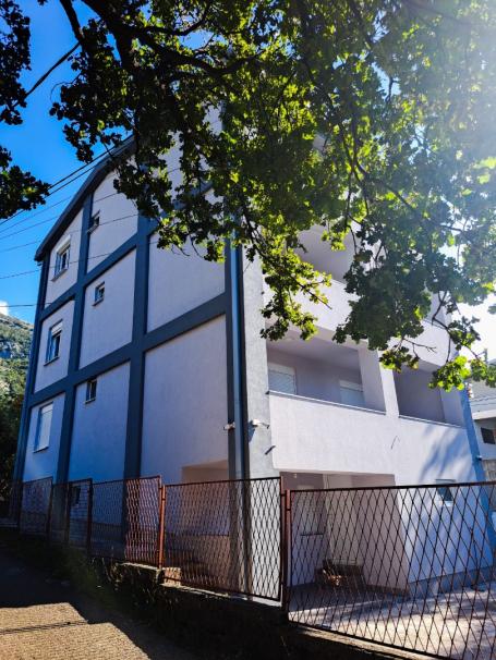 House with seven apartments in a good location in Sutomore, Bar
