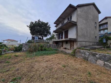 Three-storey house with a plot in the Shushan area, Bar. 