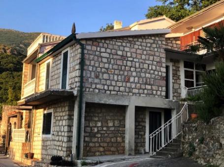 Two-storey stone house in Kamenovo (Budva)