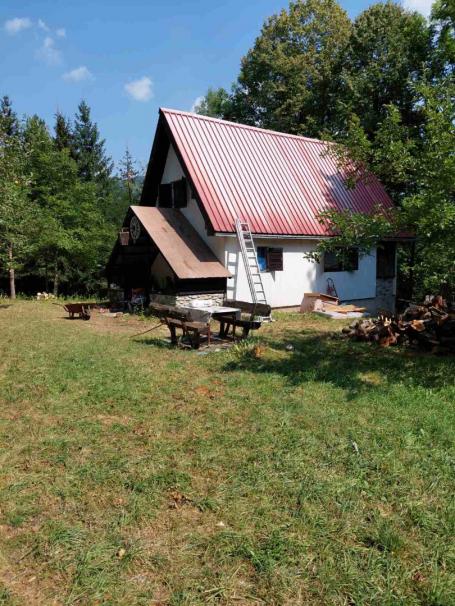 House on the road 3 km from Kolasin