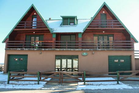 House with apartments, sauna and gym for rent in Zabljak