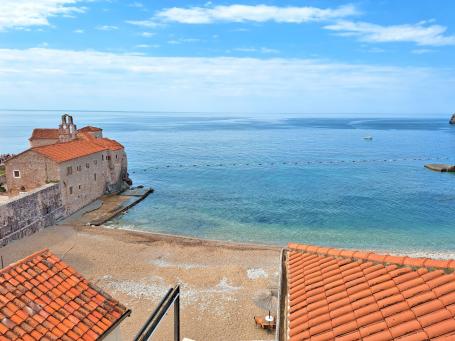 Budva, Old Town - unique apartment with view of the beach and sea
