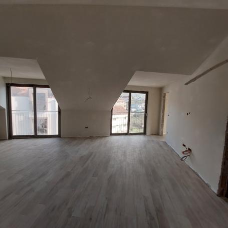 One bedroom apartment with parking space, Tivat