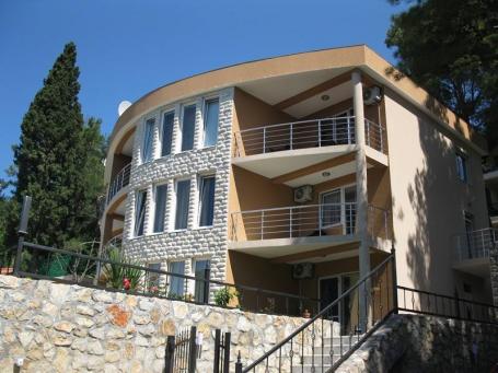 Three-storey villa in the heart of the Bar Riviera