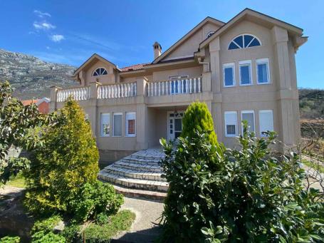 Two-storey house in the Bar community, Jurmani village, 