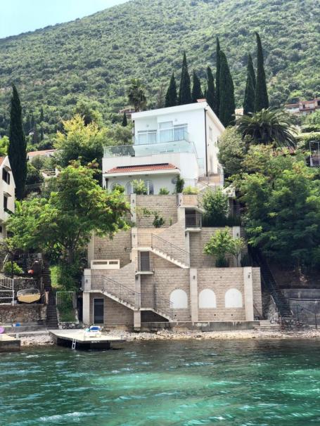 A villa is offered for sale in Njivice, Herceg Novi community. 