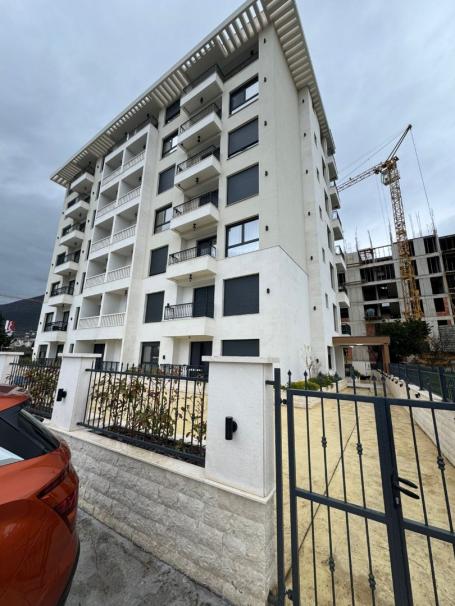 One-bedroom apartment in a new building in the center of Bar, with a sea view