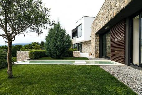 Modern villa with pool and yard in Podgorica