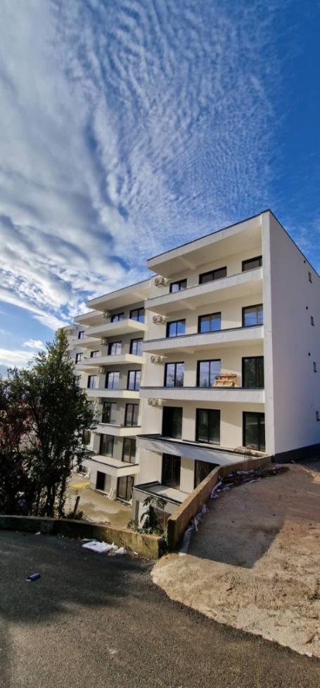 New apartment in Dobra Voda, Bar Riviera (10 km from Bar). 