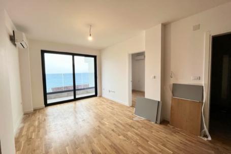 Apartment near the beach in Rafailovici