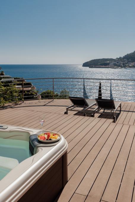 Luxury penthouse at Villa 5A5