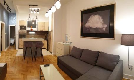 Crveni Krst, Branka Krsmanovića, 42 m2