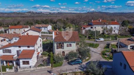 Buje, okolica, samostojeća kuća s pogledom na more !