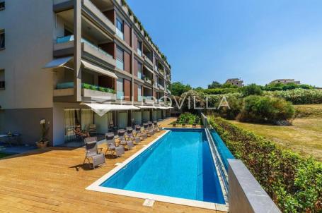 Split, Žnjan, hotel s jedanaest soba