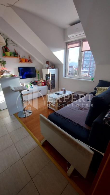 Izdaje se jednosoban stan na Panteleju, 28m2