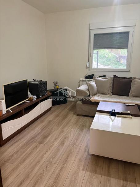 Lipovica, Trebež, uknjižena kuća 215m2 na 10,35 ari placa ID#1624