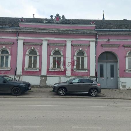 Srbobran, Salonska kuća u centru Srbobrana