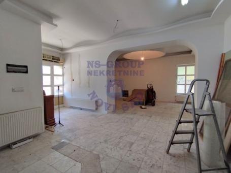 Prodaje se stan na Novom Naselju 74m2