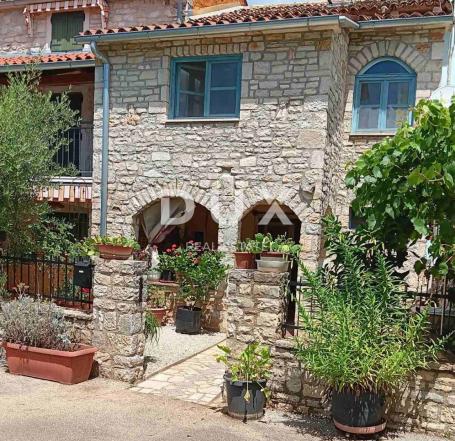 ISTRA, POREČ - Kamena kuća na idiličnoj i mirnoj lokaciji