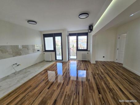VRACAR JUŽNI BULEVAR 75m2 , (2T) ,298900e