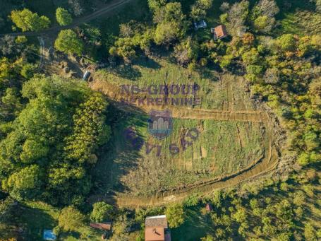 Odličan plac u Sremskoj Kamenici 1488m2