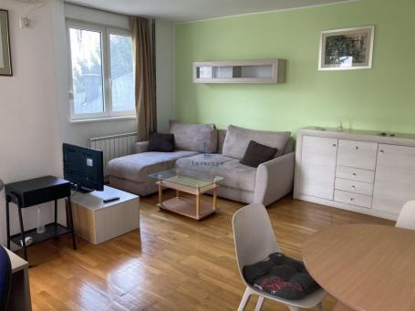 Gospodara Vučića, 52m2 + garažno mesto