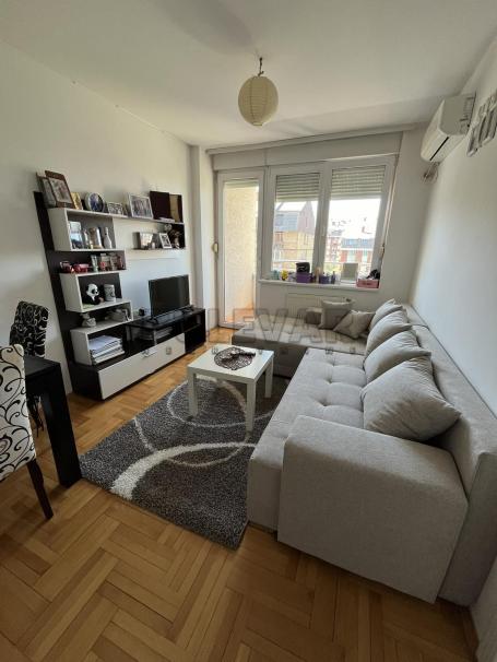 Izdaje se odličan jednoiposoban stan u Romanijskoj, 39m2