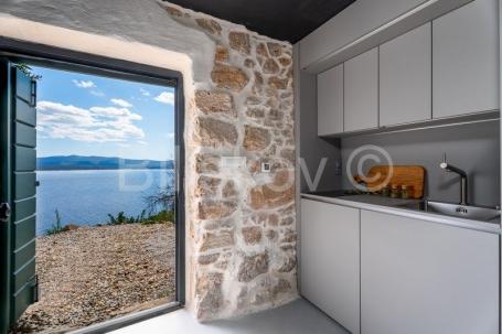 Brač, Murvica novouređen stan 34 m2, panoramski pogled na more