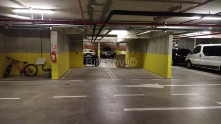 Duilovo Split parking 2 automobila najam