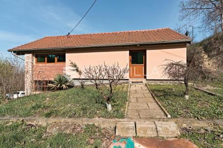 Draž, Podolje, prodaje se uređena vikendica površine 136 m²