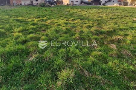 Karlovac, Donja Švarča, građevinsko zemljište 550 m², odlična lokacija