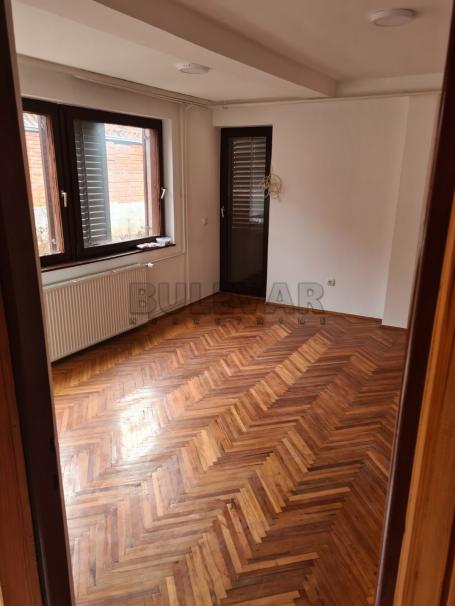 Izdaje se kuća na putu za Nišku banju!
