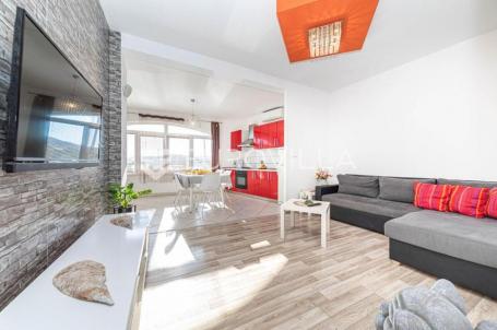 Kaštel Stari, odličan dvosoban stan za najam