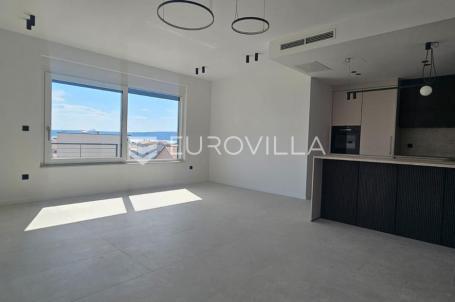 Kaštel Stari, luksuzan stan 102 m² zgrada s liftom, garažom i pogledom na more