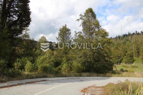 Fužine, predivan ravan teren 946 m², blizini jezera Bajer