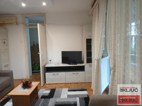NOVO NASELJE, Jednoiposoban, 41m2 sa dvorišnom terasom oko 25m2