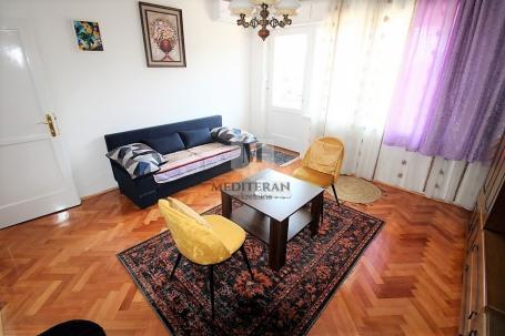 Herceg Novi – komforan dvosoban stan površine 73m2 u neposrednoj blizini centra. 